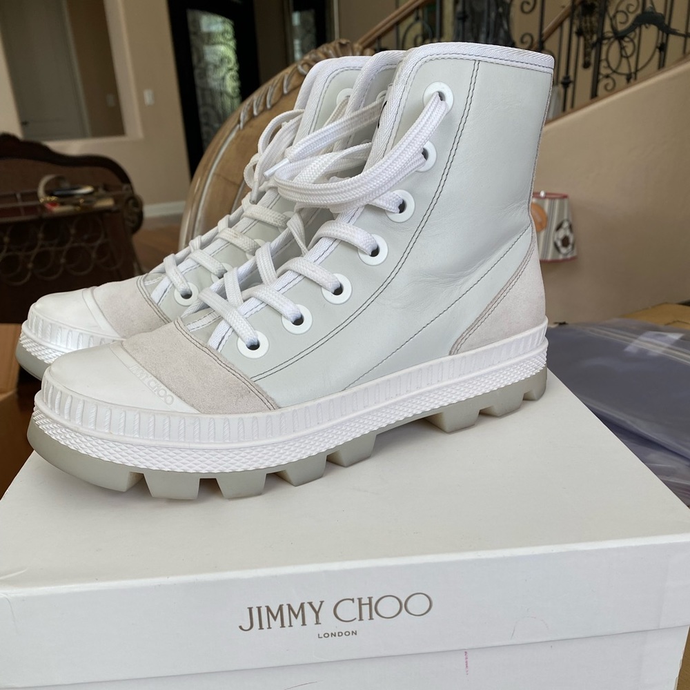 Jimmy Choo booties, perfect conditions, size 39 … very comfortable and chic
